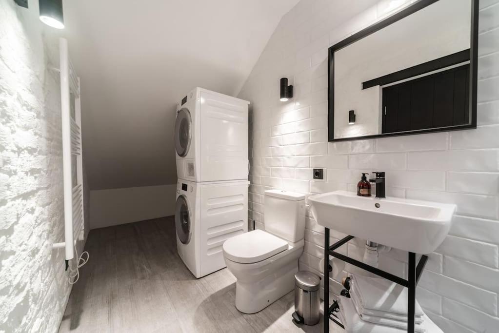 3 Storey Apartment With A Character And A Terrace Riga Buitenkant foto