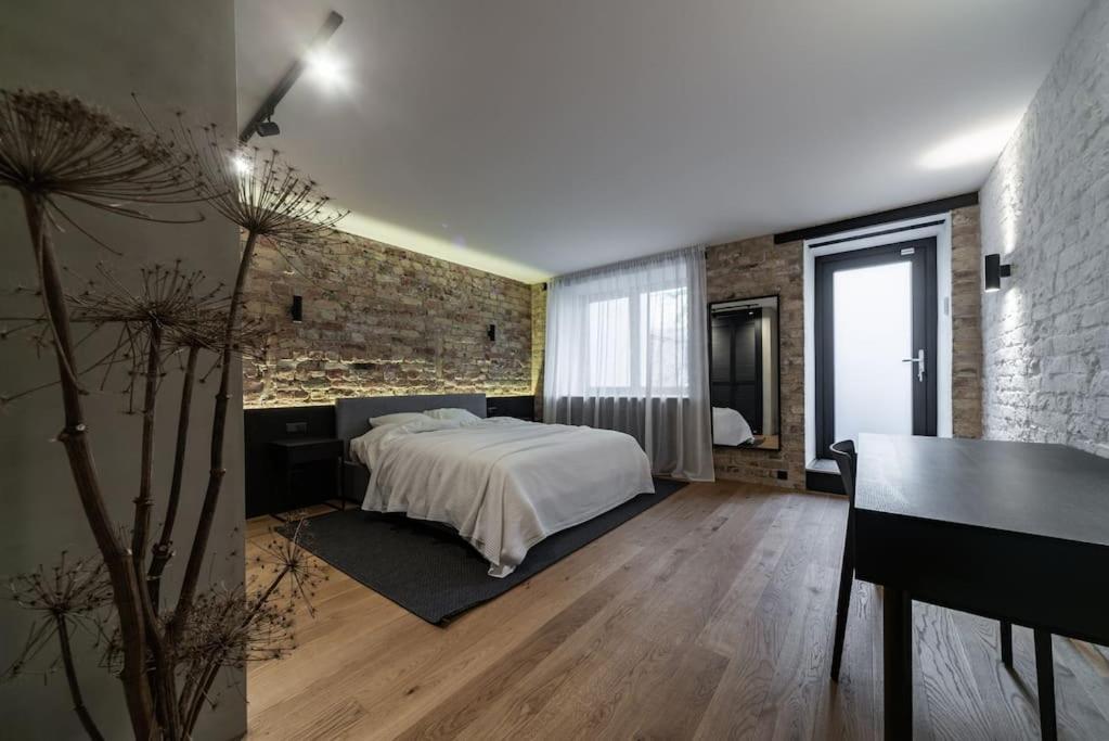 3 Storey Apartment With A Character And A Terrace Riga Buitenkant foto