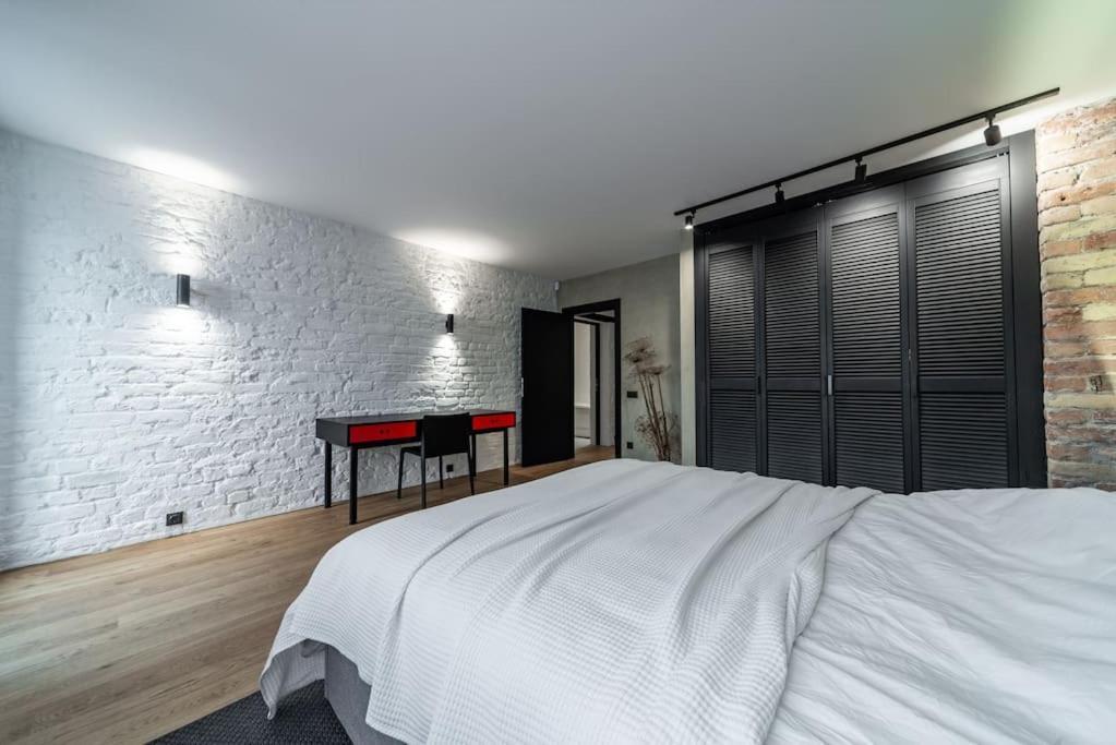 3 Storey Apartment With A Character And A Terrace Riga Buitenkant foto