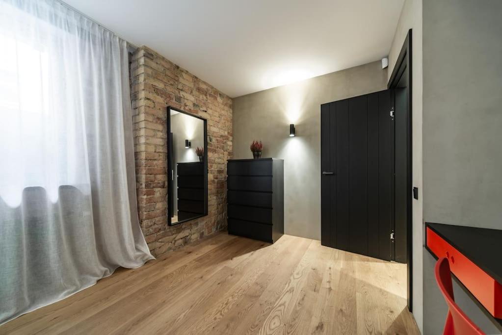 3 Storey Apartment With A Character And A Terrace Riga Buitenkant foto